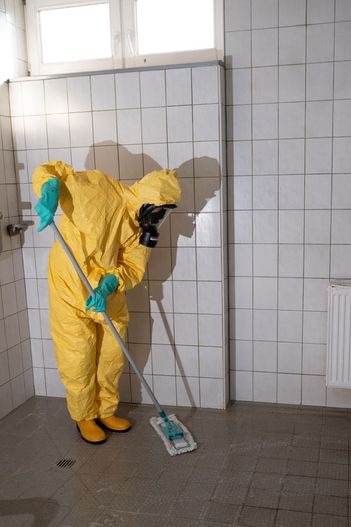 Scheuer Wischverfahren Desinfektion Boden - Enviro Pest Control GmbH